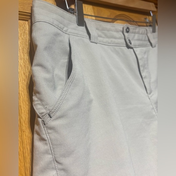 Columbia Titanium Omni-Shade Water Resistant Women’s Beige Hiking Shorts Size 12 - Picture 5 of 10